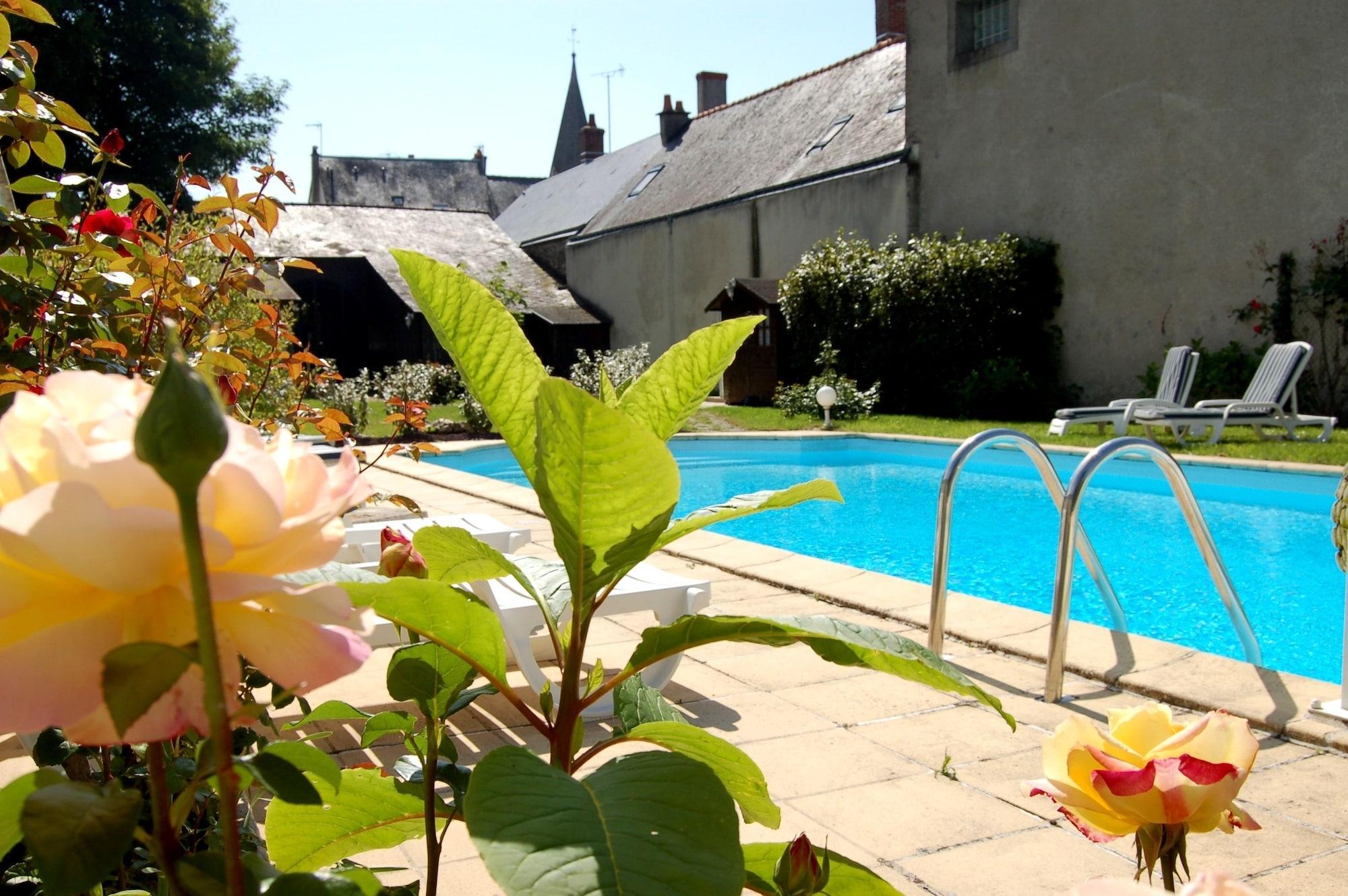 Hôtel le Cheval Blanc Blere Buitenkant foto